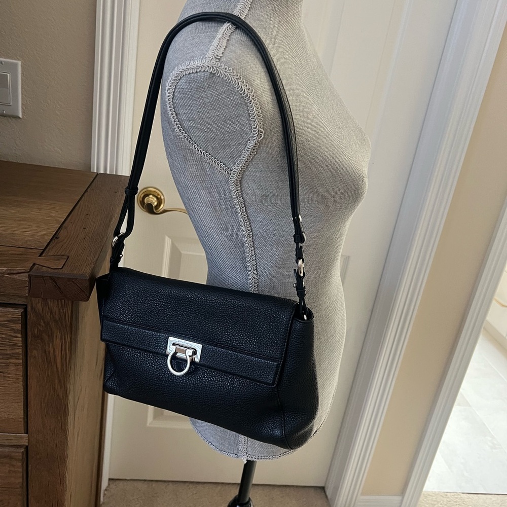 Authentic Salvatore Ferragamo Abbey leather Shoulder, crossbody or clutch bag - Picture 14 of 16